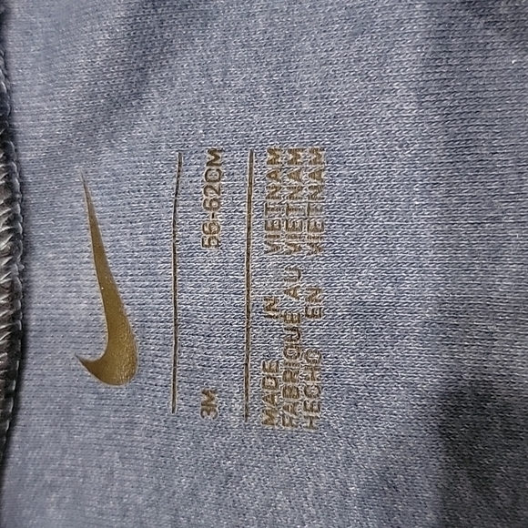 Nike one piece - Picture 3 of 5